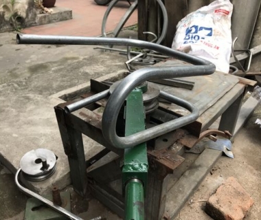 Phân biệt kỹ thuật uốn ống sắt nóng và uốn ống sắt nguội