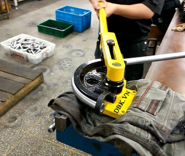 Trình bày 3 kỹ thuật uốn ống đơn giản