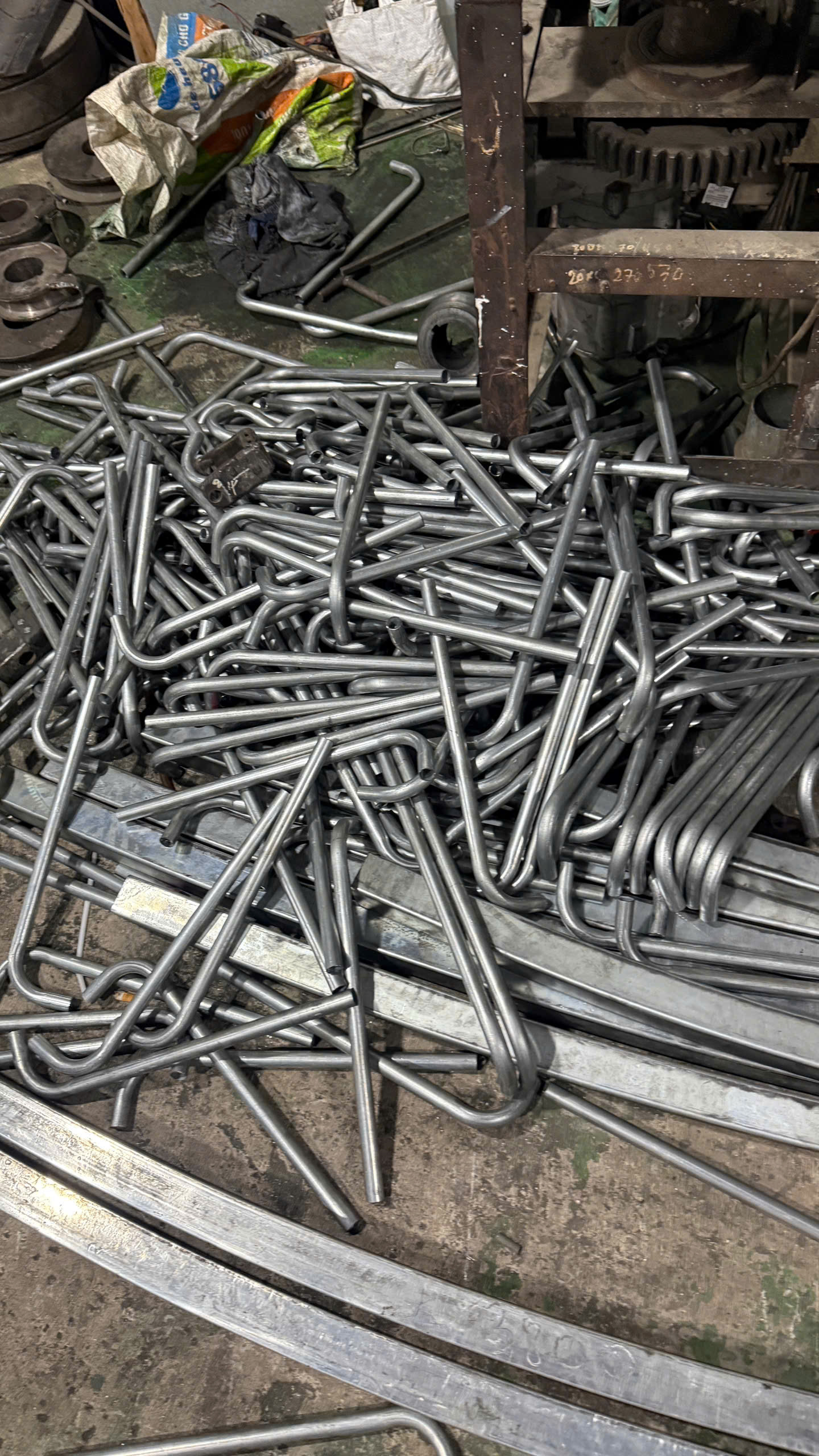 Uống ống sắt số lượng lớn
